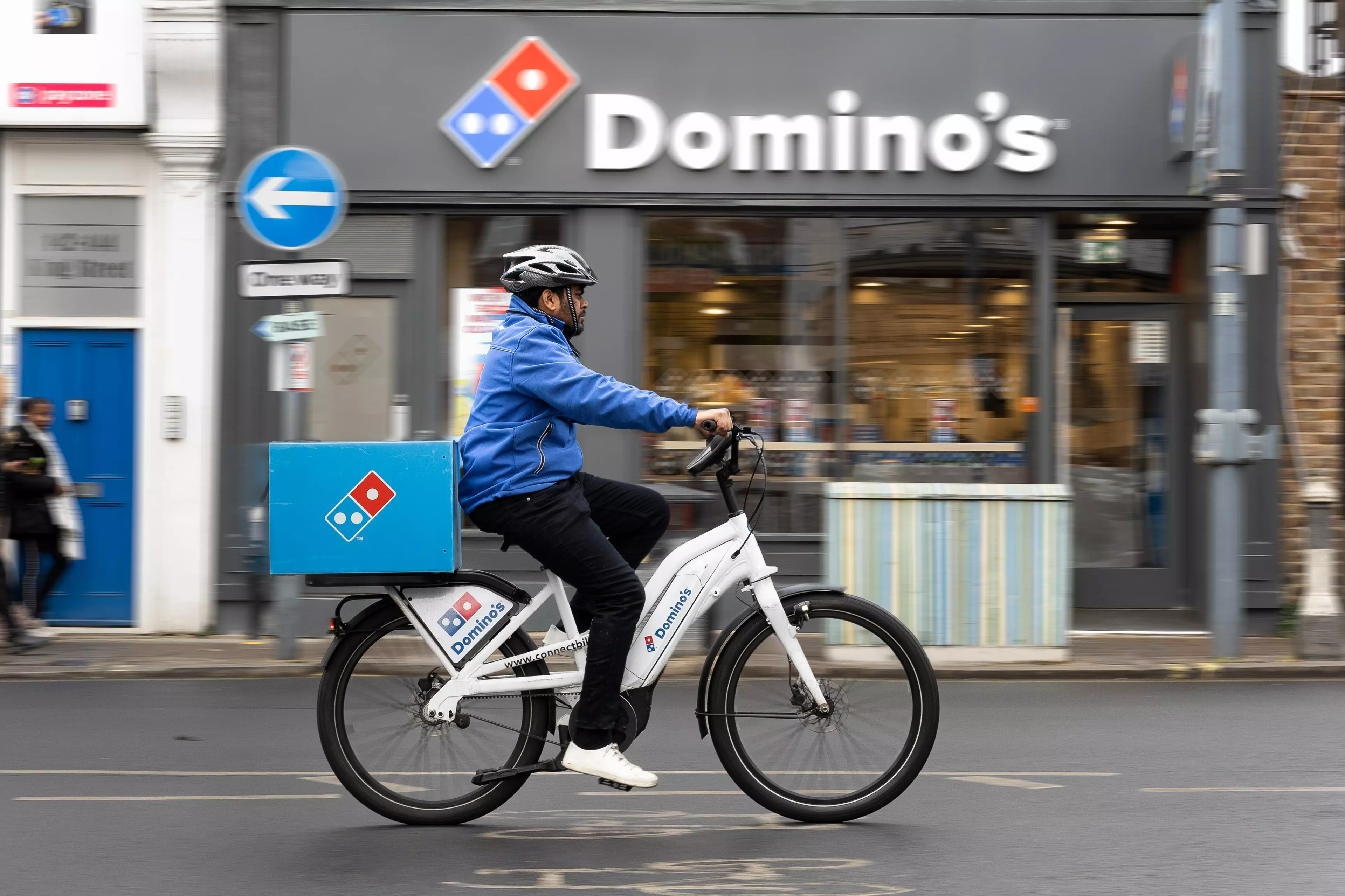 Domino's employees chanting